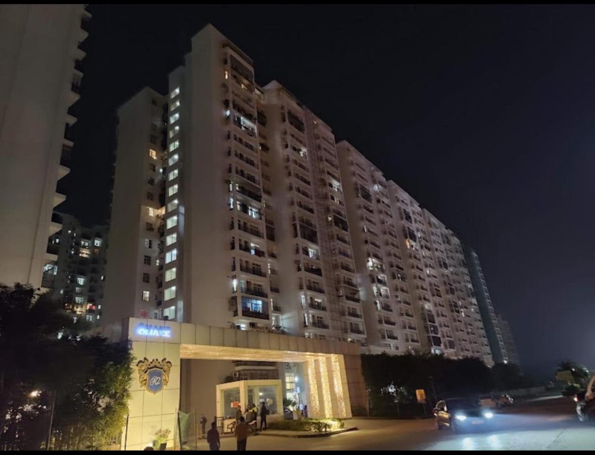 Appartement Downtown Delight à Lucknow Extérieur photo