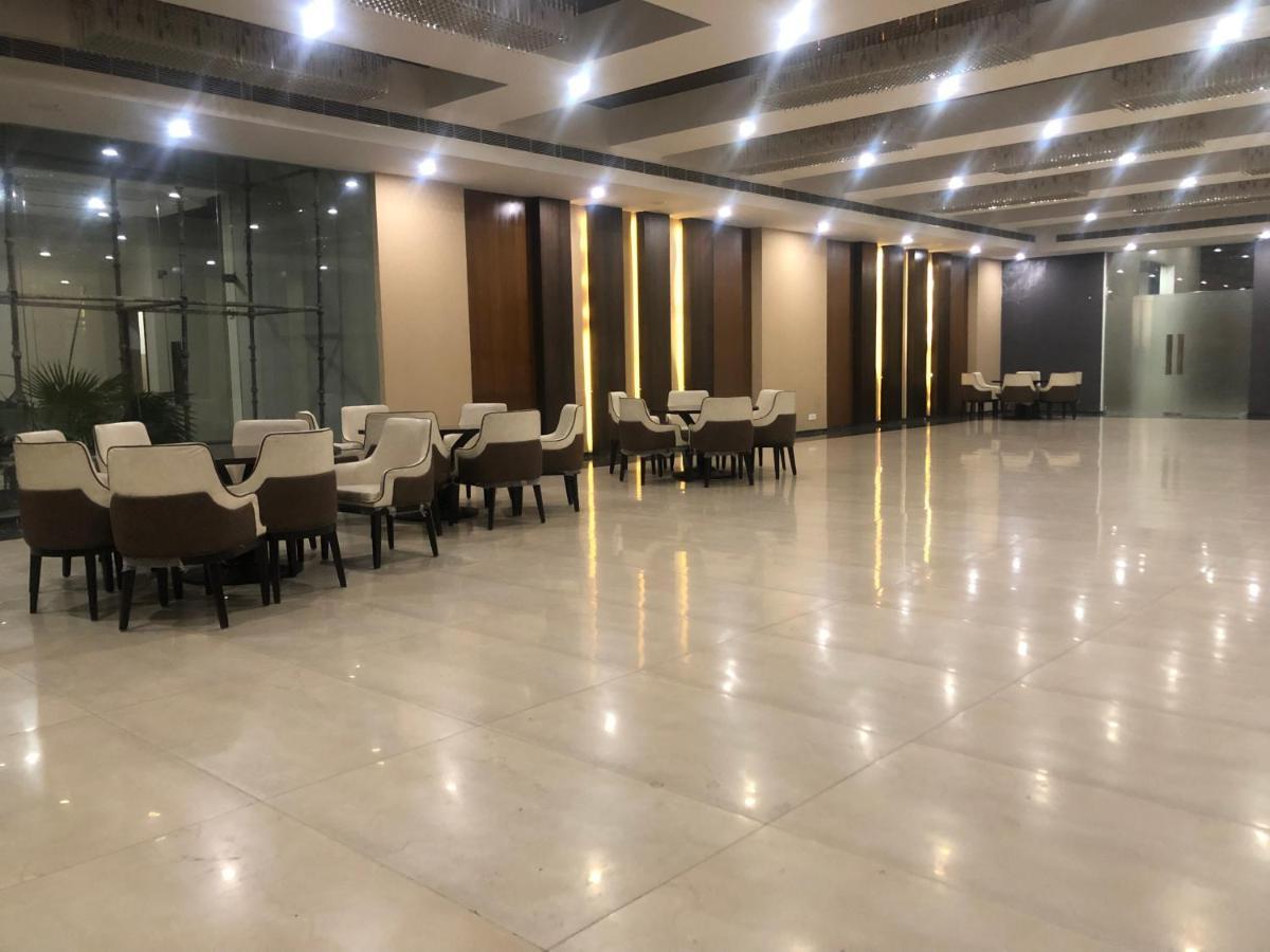 Appartement Downtown Delight à Lucknow Extérieur photo